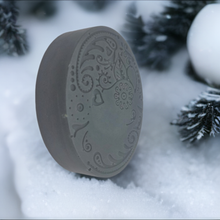 Load image into Gallery viewer, Share Butter and  Charcoal Soap (3 Soaps)