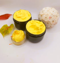 Load image into Gallery viewer, Saffron Brightening Face Cream, Handmade